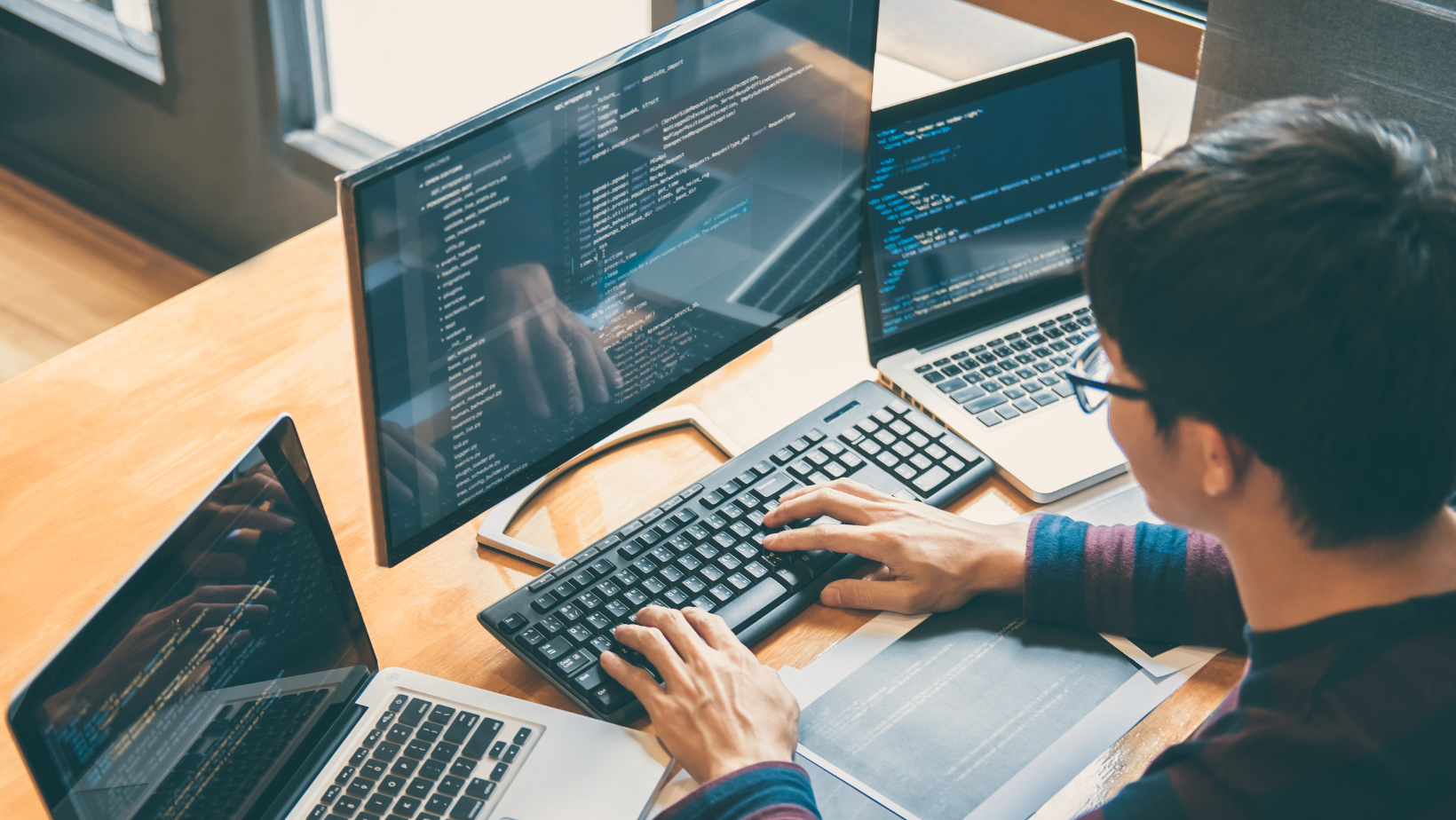 Freelance vs. Agency: Choosing the Right Web Development Partner in Canada